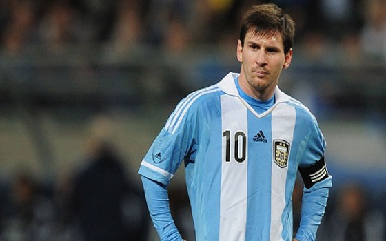   مصر اليوم - أغلى عشرة لاعبين في العالم وميسي ورونالدو في الصدراة