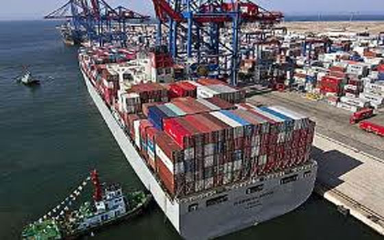   مصر اليوم - انتعاشة في حركة ورادات البضائع العامة في موانئ السويس
