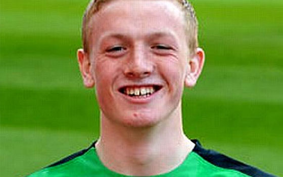   مصر اليوم - سندرلاند يجدد عقد حارسه الشاب بيكفورد حتى 2018