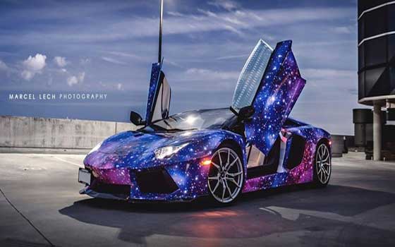   مصر اليوم - لامبورجينى أفانتادور رودستر بألوان مجرة درب التبانة