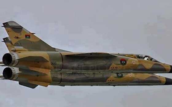 مصر اليوم - سلاح الجو يقصف مزرعة بمنطقة القوراشة في بنغازي