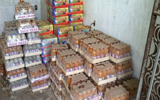   مصر اليوم - توقيّف صاحب مصنع عصائر  في سوهاج يستخدمُ موادًا فاسدة