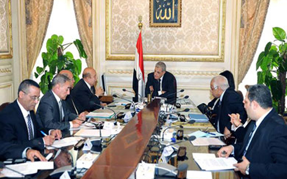   مصر اليوم - الحكومة المصريَّة تعقد الاجتماع الأخير لها قبل التقدم باستقالتها الأسبوع المقبل وفقًا للدستور