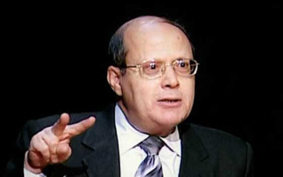   مصر اليوم - قنديل يعتبر مبادرة عمرو موسى نسخة جديدة لفلول الوطني المنحلّ