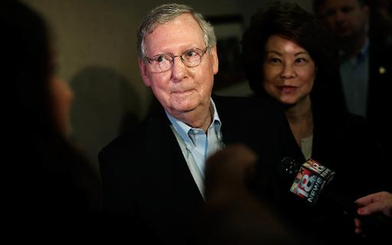   مصر اليوم - نكسة للجمهوريين مع تقدم مرشح حزب الشاي لخوض دورة ثانية