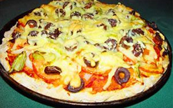   مصر اليوم - بيتزا بالسمك الفيليه والجبن الرومي