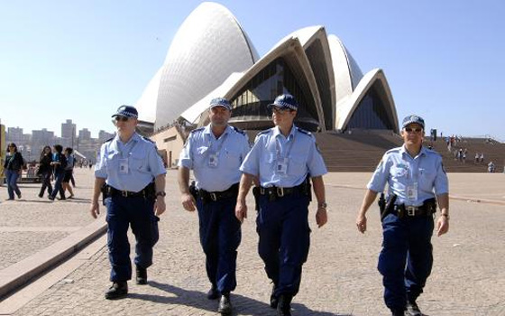 مصر اليوم - توقيف لص ظريف حاول سرقة متجر للمواد الأباحية في أستراليا