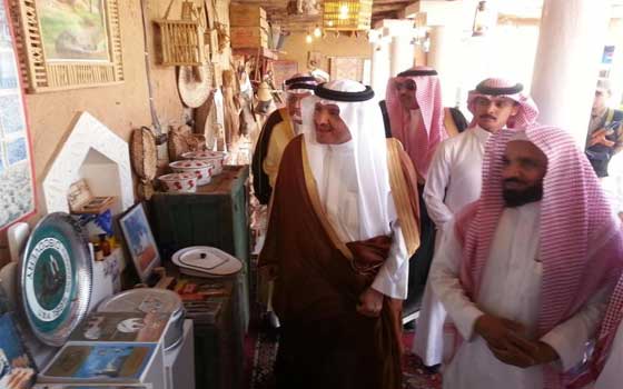   مصر اليوم - الأمير سلطان بن سلمان يزور متحف الدبيخي في بريدة