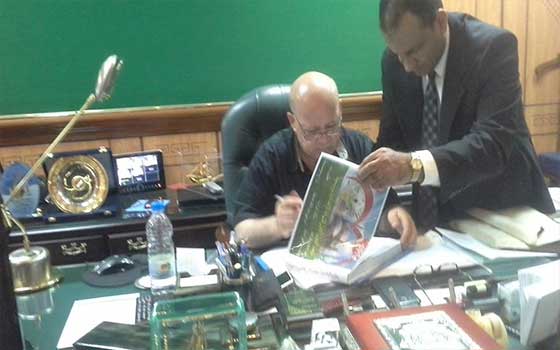   مصر اليوم - محافظ بورسعيد يعتمد نتيجة الإعداديَّة بنسبة نجاح 75%