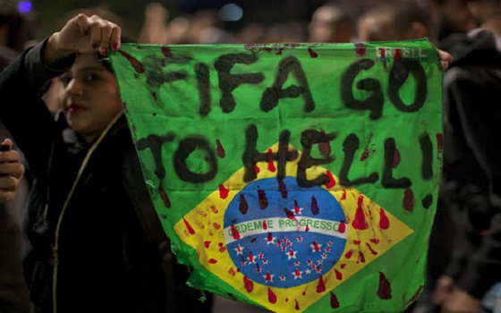   مصر اليوم - ألاف المشردين فى البرازيل ينظمون تظاهرة مناهضة للمونديال