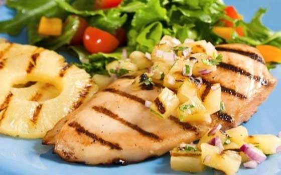   مصر اليوم - طريقة تحضير الدجاج بالأناناس