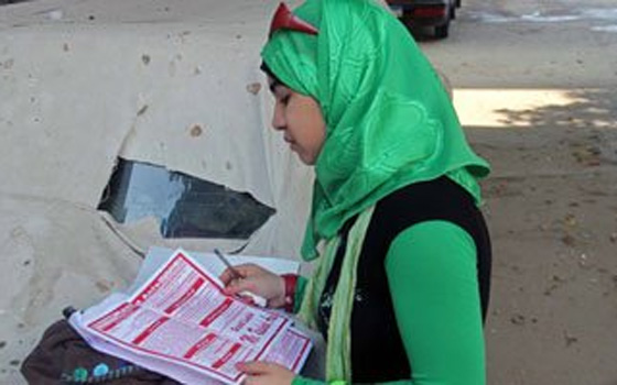   مصر اليوم - ضبط طالبة تستخدم المحمول في الغش بلجنة ثانوية عامة بالخانكة