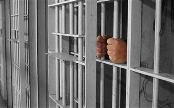   مصر اليوم - إخلاء سبيل صبيّ اتُّهِم بإدارة صفحات تحرّض ضدّ الجيش والشرطة