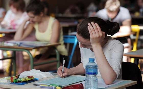   مصر اليوم - مدرس بريطاني أغلق فم تلميذة بشريط لاصق ليمنعها من الكلام