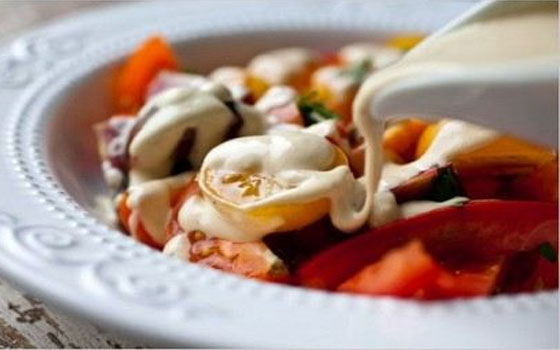   مصر اليوم - تحضير سلطة البندورة بالطحينة