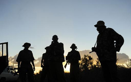   مصر اليوم - الأفراج عن ثلاثة عمال إنسانيين كينيين بعد سنتين من الأسر في الصومال