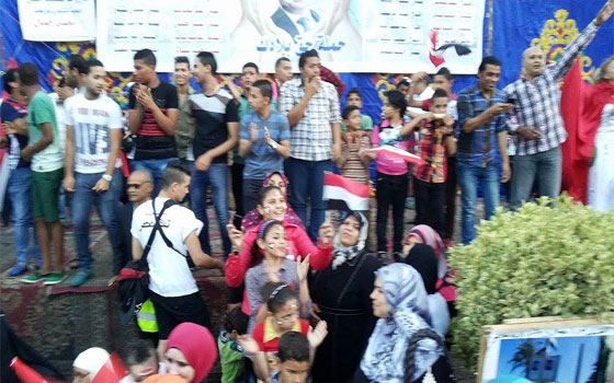   مصر اليوم - أنصار السِّيسي في بورسعيد يحتفلون بفوزه برئاسة الجمهوريَّة