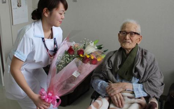   مصر اليوم - وفاة أكبر رجل معمر فى العالم عن عمر يناهز 112 عامًا