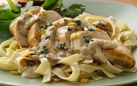   مصر اليوم - مكرونة بالصوص الأبيض والدجاج