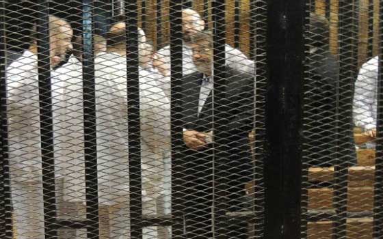   مصر اليوم - مرسي يوجه رسالة لأنصاره بأن العالم لن يعترف بالنظام الجديد ويصفه بـ الانقلاب