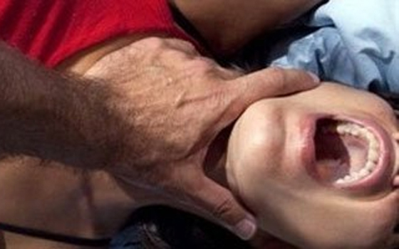   مصر اليوم - مقتل هندية أثناء مقاومة عصابة مسلحة حاولت اغتصابها