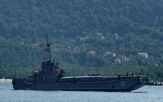   مصر اليوم - فرنسا تؤكد إلتزامها بتسليم ناقلتين بحريتين إلى روسيا