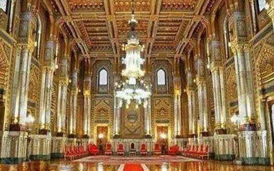 مصر اليوم - نشطاء يتداولون صورة لقاعة تنصيب السيسي رئيسًا للجمهورية