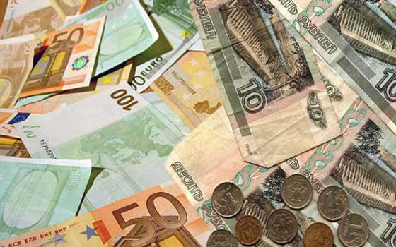   مصر اليوم - الروبل يواصل تراجعه وسعر اليورو يقترب من 48 روبلًا