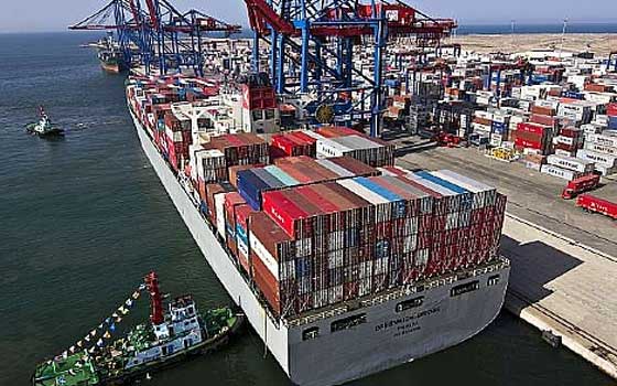   مصر اليوم - وصول ومغادرة 86 ألف طنّ زيوت وبضائع لموانئ السويس