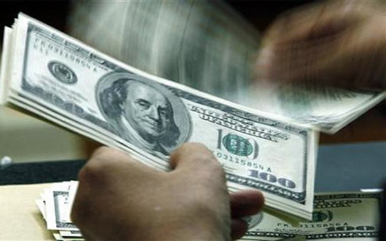   مصر اليوم - توقعات بتلاشي السوق السوداء للدولار بعد المساعدات الخليجيّة