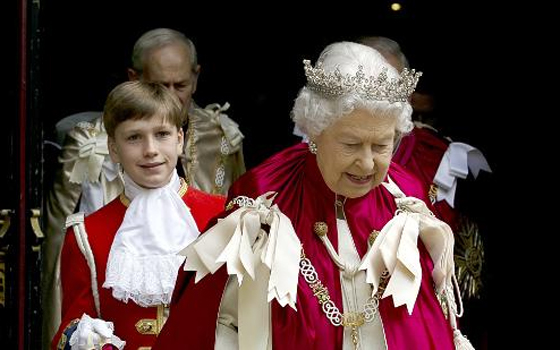   مصر اليوم - تنحي اليزابيث الثانية وملوك اسكندينافيا عن عروشهم يبدو غير وارد