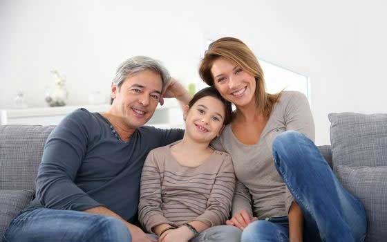 مصر اليوم - الأبناء يعيشون المشاعر المتولدة بين الآباء نتيجة الطلاق