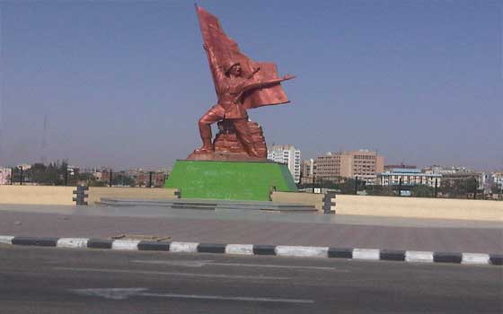 مصر اليوم - نشطاء يُدشِّنون حملات لعرض مشاكل السِّويس على كورنيش المحافظة