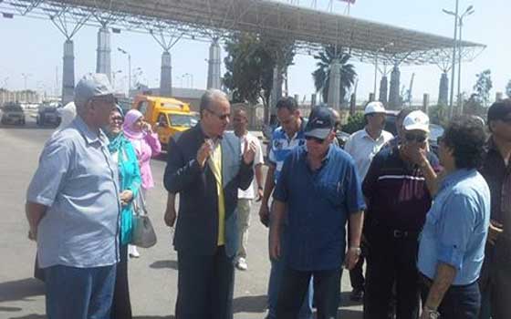   مصر اليوم - محافظ بورسعيّد يُشكل لجنة لرفع  كفاءة المدخل الجنوبي