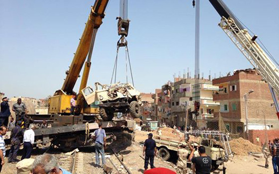   مصر اليوم - تعطل حركة القطارات إثر انقلاب شاحنة بضائع في البحيرة