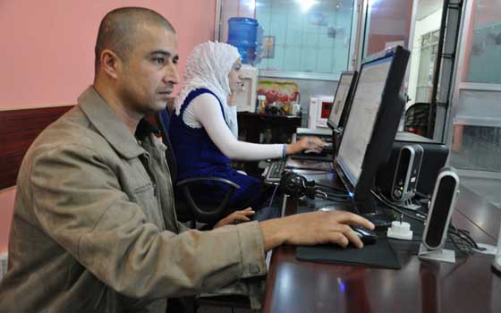   مصر اليوم - عودة خدمات الانترنت والهواتف الأرضيَّة والنقالة في شمال سيناء