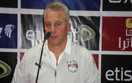   مصر اليوم - شوقي غريب يبدأ الاستعداد لتصفيات الأمم الأفريقية 2015