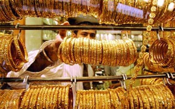   مصر اليوم - مجهولون يستولون على 1.3 مليون جنيه من تاجر ذهب في سوهاج