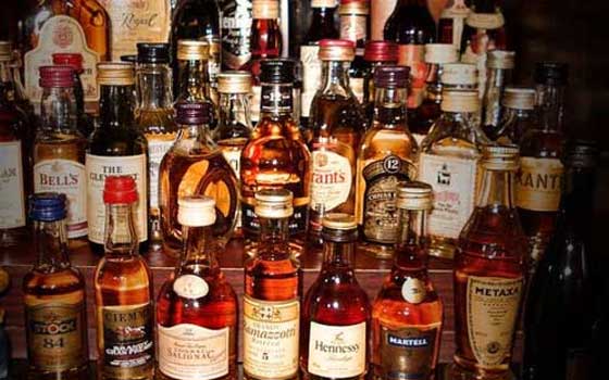   مصر اليوم - ضبط 5 آلاف عبوة مشروبات كحوليَّة في البحيرة