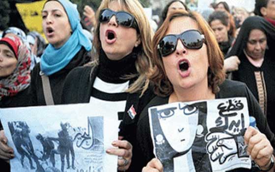 مصر اليوم - نشطاء يدشنون حملة تدعو المرأة للإضراب عن العمل تنديدًا بالتحرش
