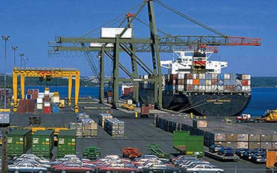   مصر اليوم - وصول 8500 طن بوتاجاز و845 معتمرًا إلى موانئ السويس وسفاجا