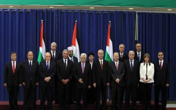   مصر اليوم - نائب القنصل البريطاني يؤكد دعم المملكة المتحدة للحكومة الفلسطينية الجديدة