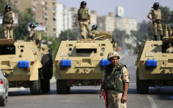 مصر اليوم - مقتل 7 تكفيريين وتدمير 10 بؤر إرهابية في جنوب الشيخ زويد وبئر العبد