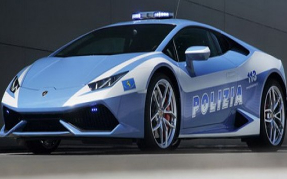   مصر اليوم - لمبورجيني تُسلّم الشرطة الإيطاليّة سيارة هوراكان LP 610-4 