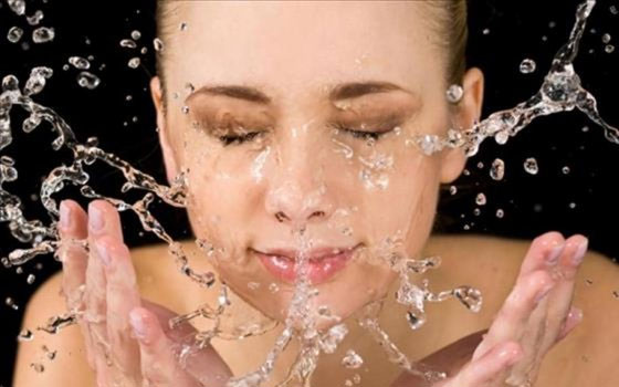 مصر اليوم - ثلاث خطوات لحماية البشرة من التلوث