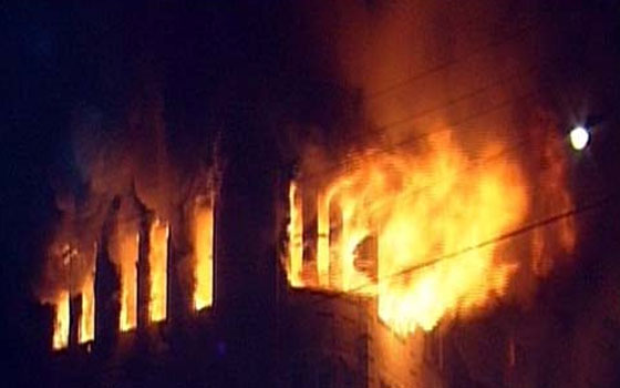 مصر اليوم - اشتعال النيران بـ 4 منازل في المنيا بسبب مشاجرة بين عائلتين