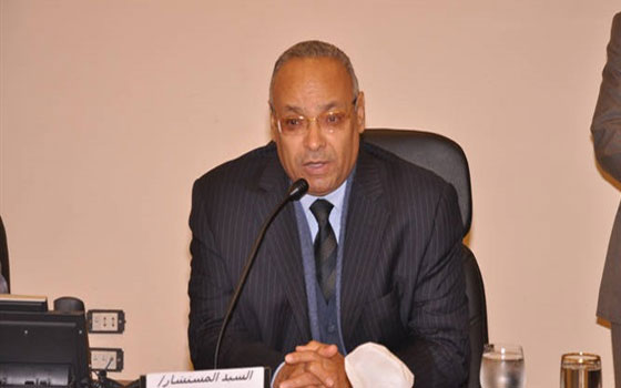 مصر اليوم - محافظ بني سويف يستقبل جثماني شهيدي القوات المسلحة