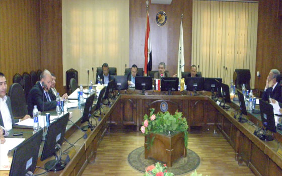   مصر اليوم - مجلس جامعة بني سويف يهنيء السيسي بعد فوزه في الانتخابات الرئاسية