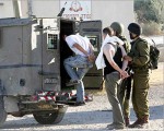 مصر اليوم - القوات الإسرائيلية تعتقل عشرات الفلسطينيين من محافظات الضفة