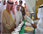   مصر اليوم - محافظ الطائف يفتتح مهرجان العسل في السعودية